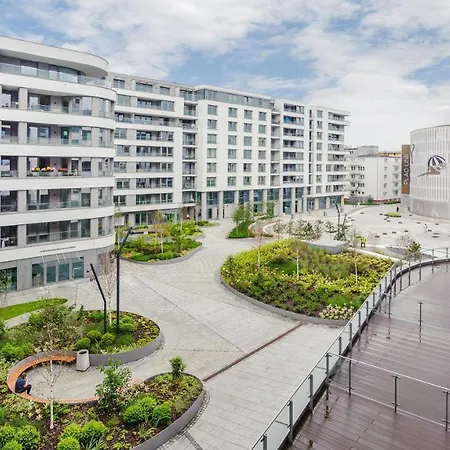 Plac Unii, Sun & Snow * גדינייה