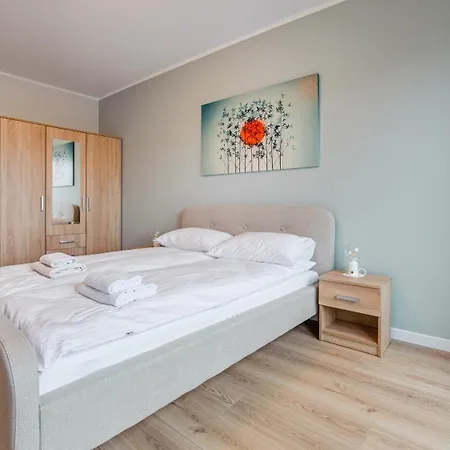 Plac Unii, Sun & Snow *